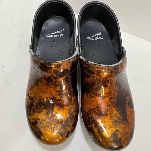 Brown and Black Clogs - Picture 2 of 16